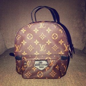 Mini backpack. Cute and low price!!!